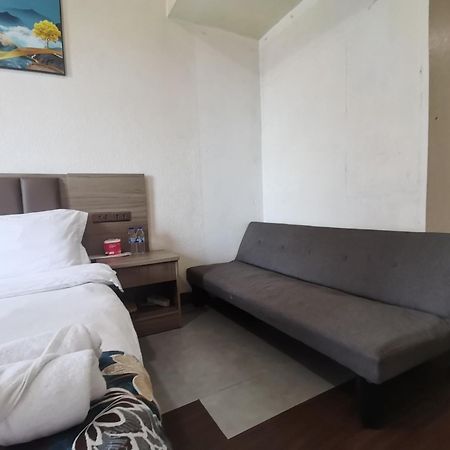 Passion Makati Aparthotel Makati City Exterior photo