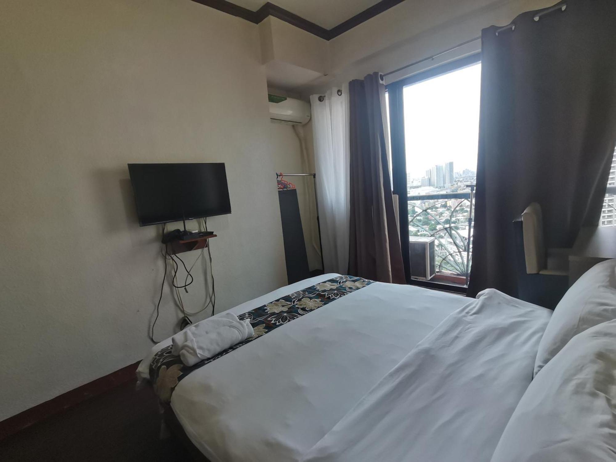 Passion Makati Aparthotel Makati City Exterior photo